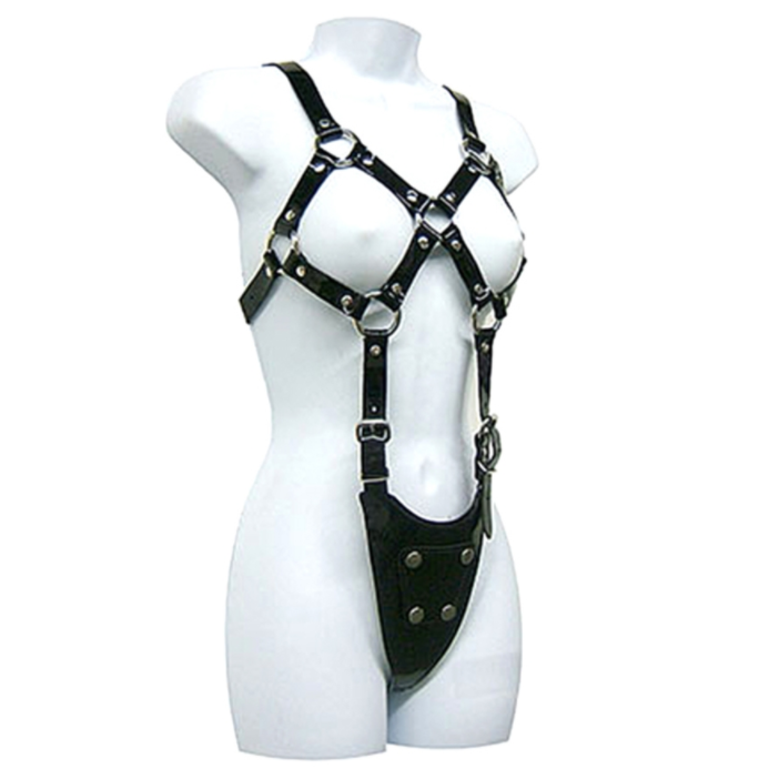 LEATHER BODY – CORPO EXPOSTO