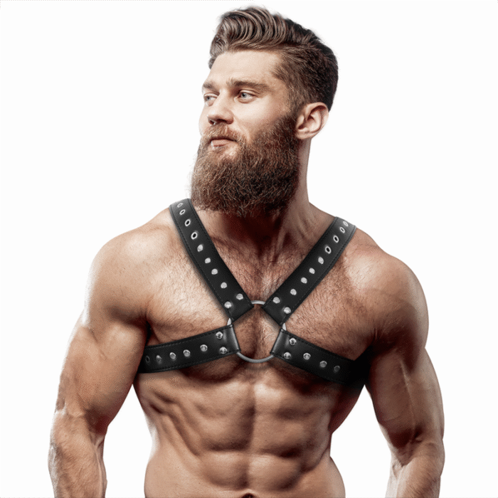 FETISH SUBMISSIVE ATTITUDE – ARNÊS DE PEITO DE COURO ECO CROSS-OVER PARA HOMEM COM PREGOS