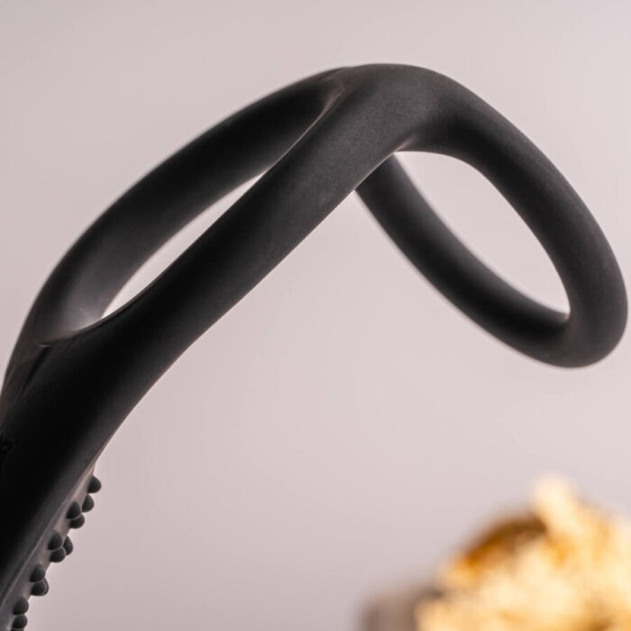 ROCKS-OFF – PLUG ANAL RO-ZEN RRO COM ANEL VIBRATÓRIO PARA PÊNIS PRETO