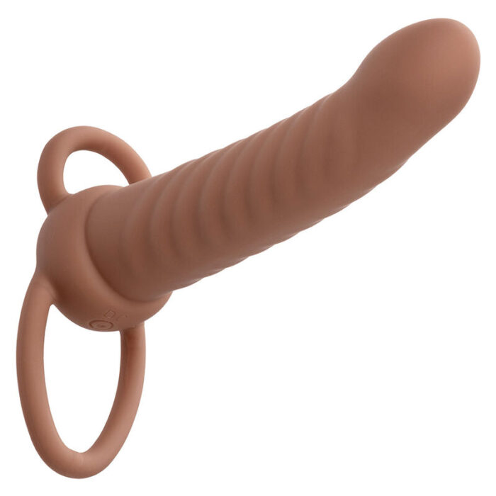 CALEXOTICS – MAXX RIBBED DUAL PENETRATOR 10 VIBRAÇÕES MARROM